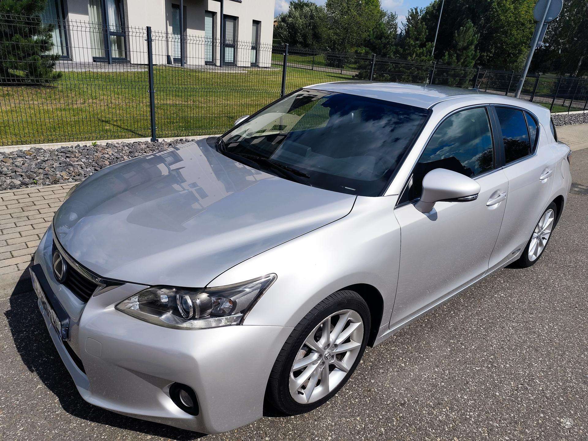 Lexus CT 200h