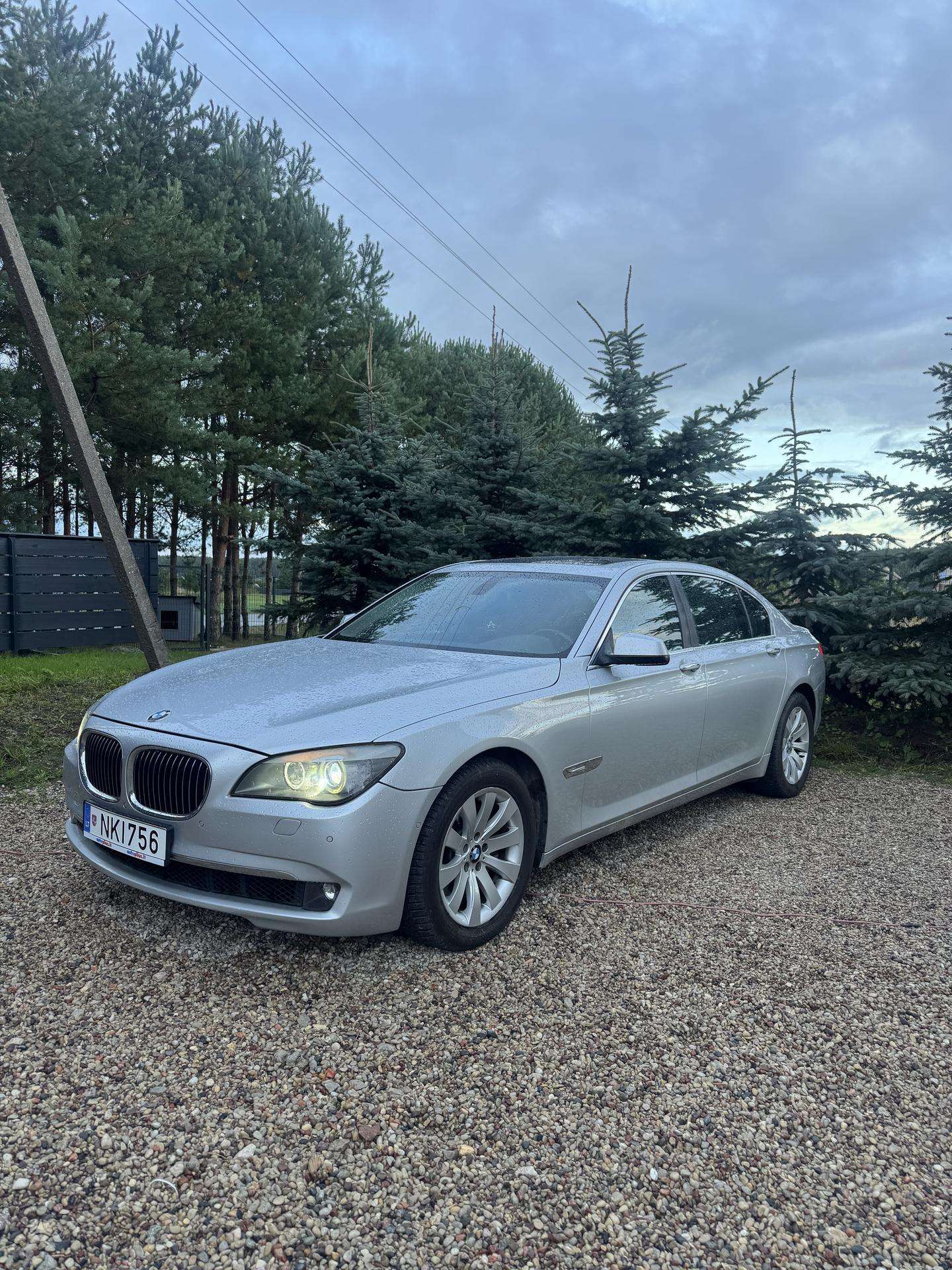 BMW 730