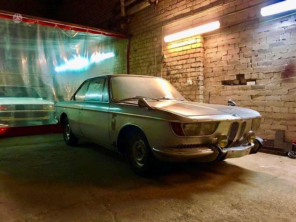 BMW 2000