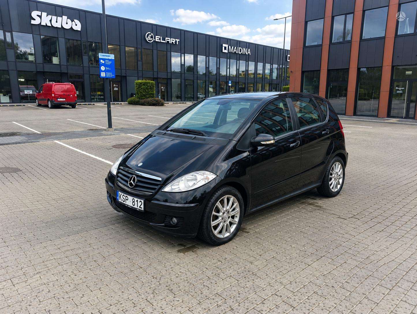 Mercedes-Benz A180