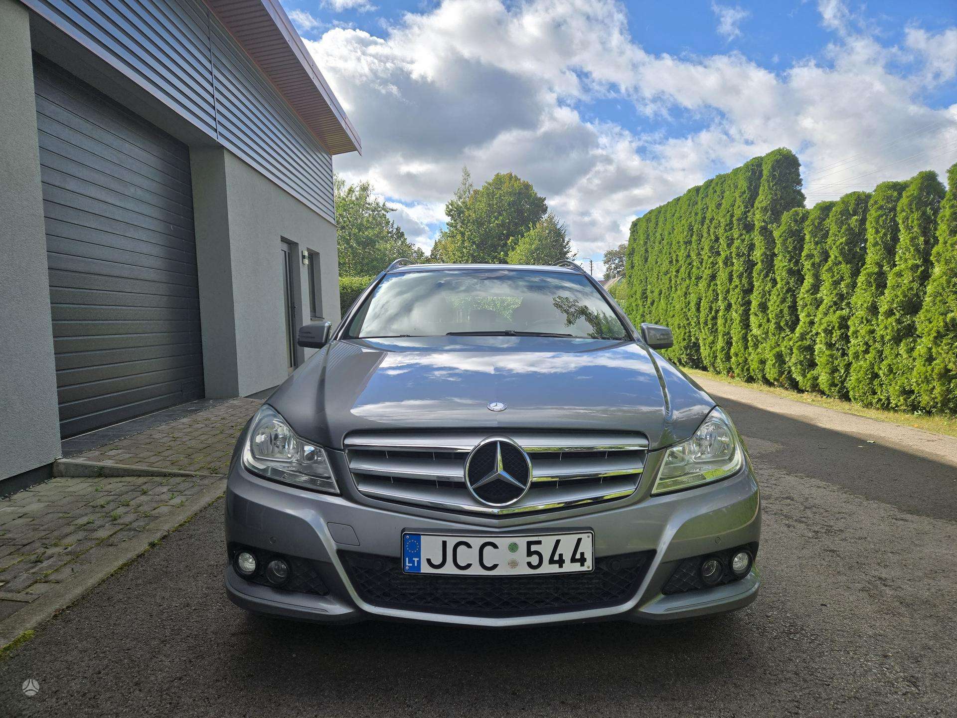 Mercedes-Benz C200