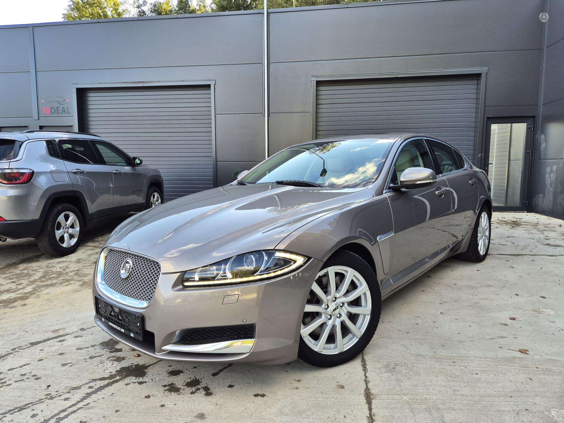 Jaguar XF