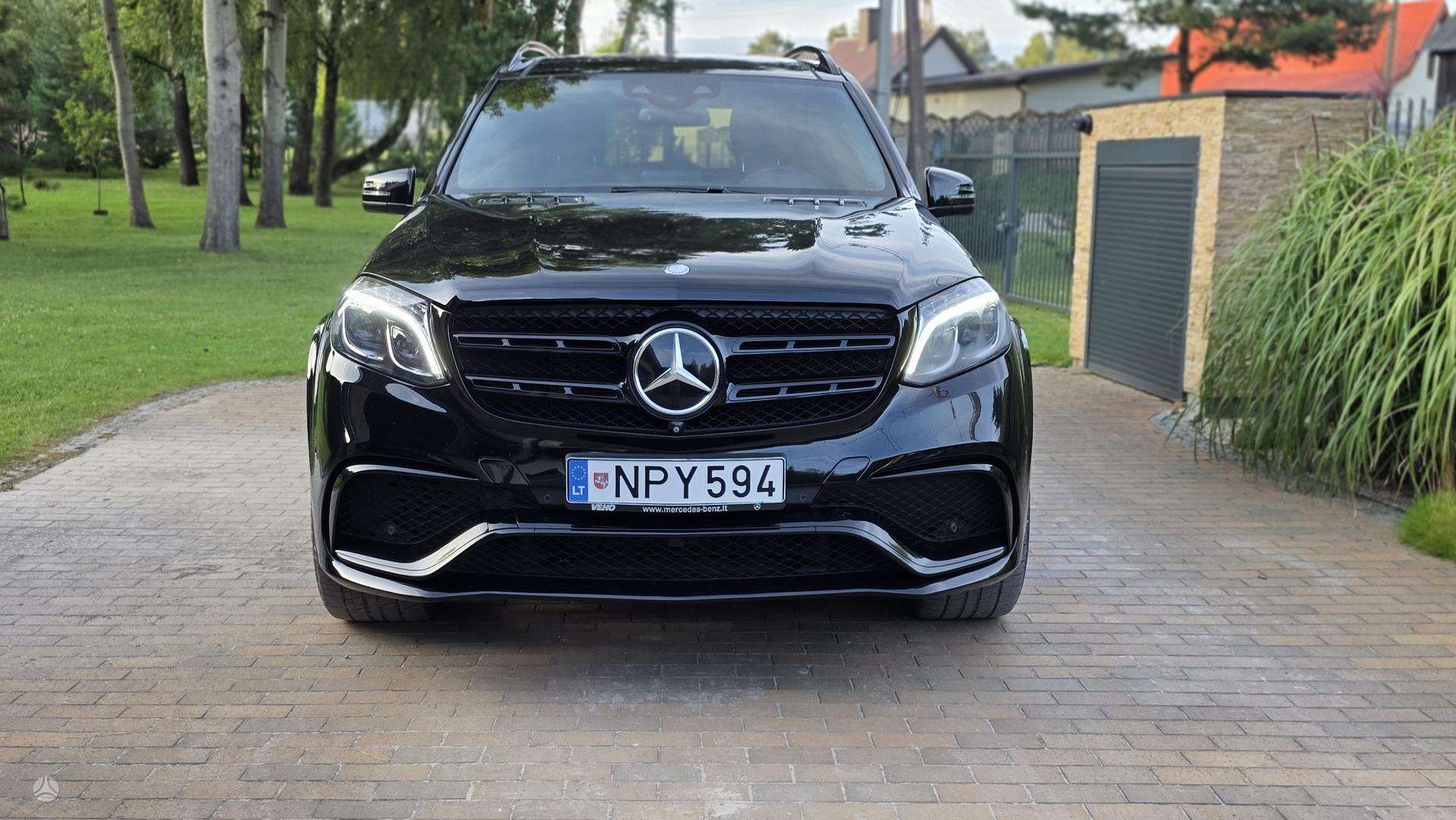 Mercedes-Benz GLS550