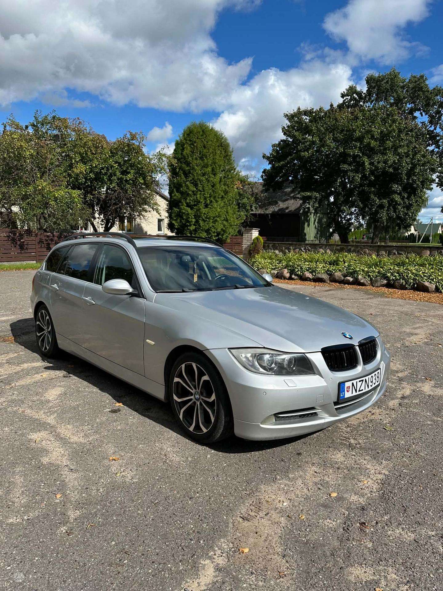 BMW 330