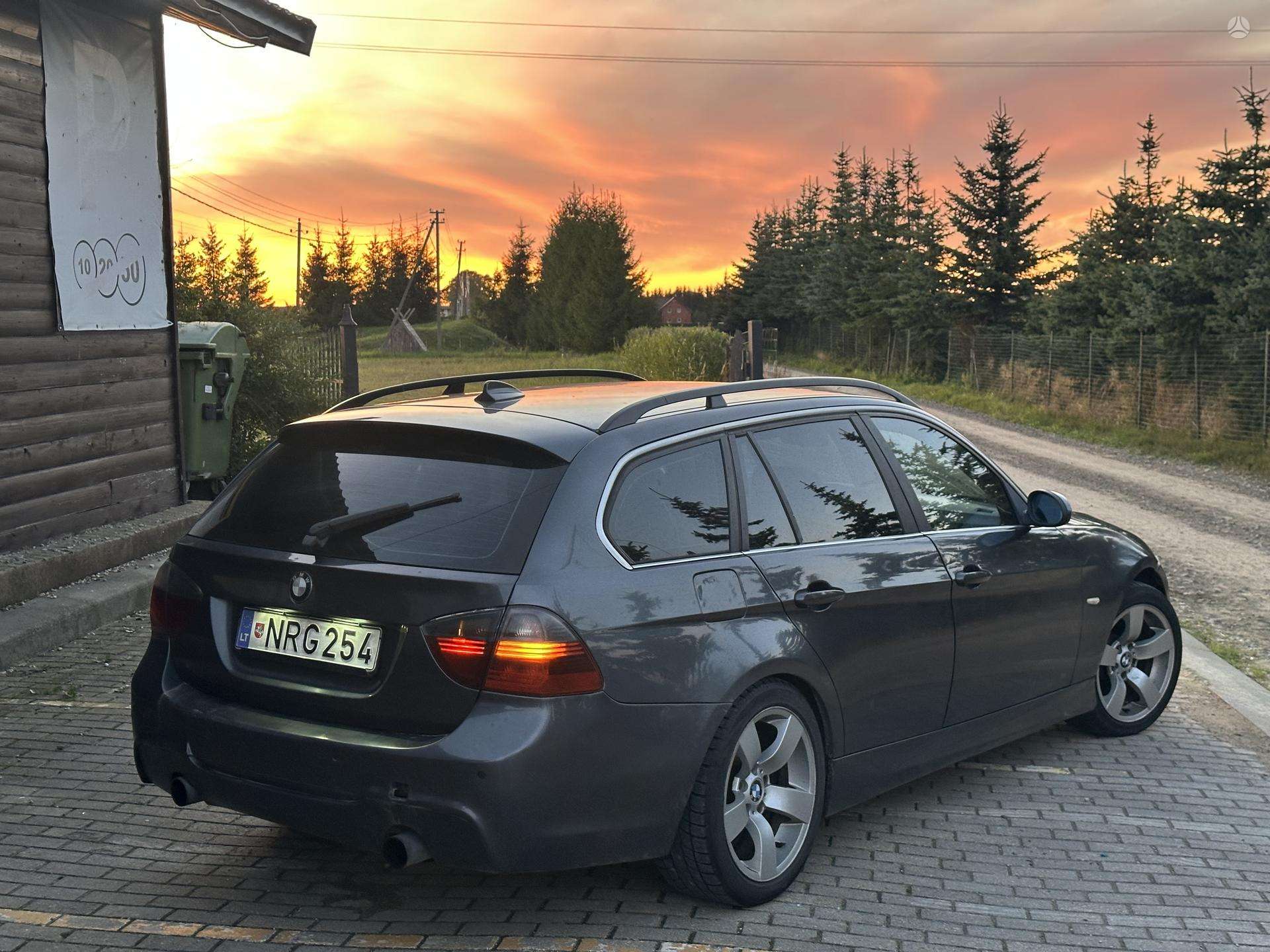 BMW 330