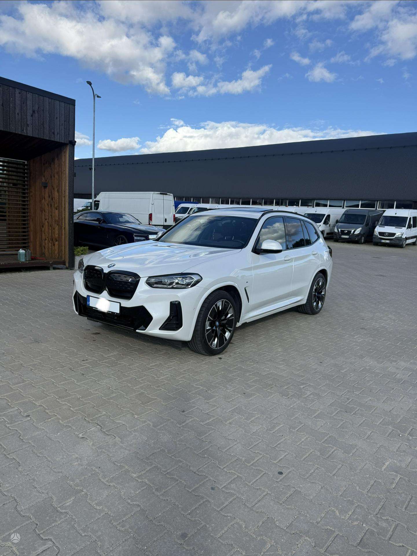 BMW iX3