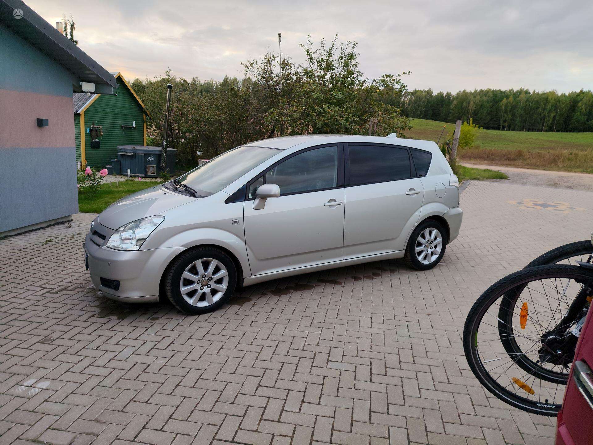 Toyota Avensis Verso