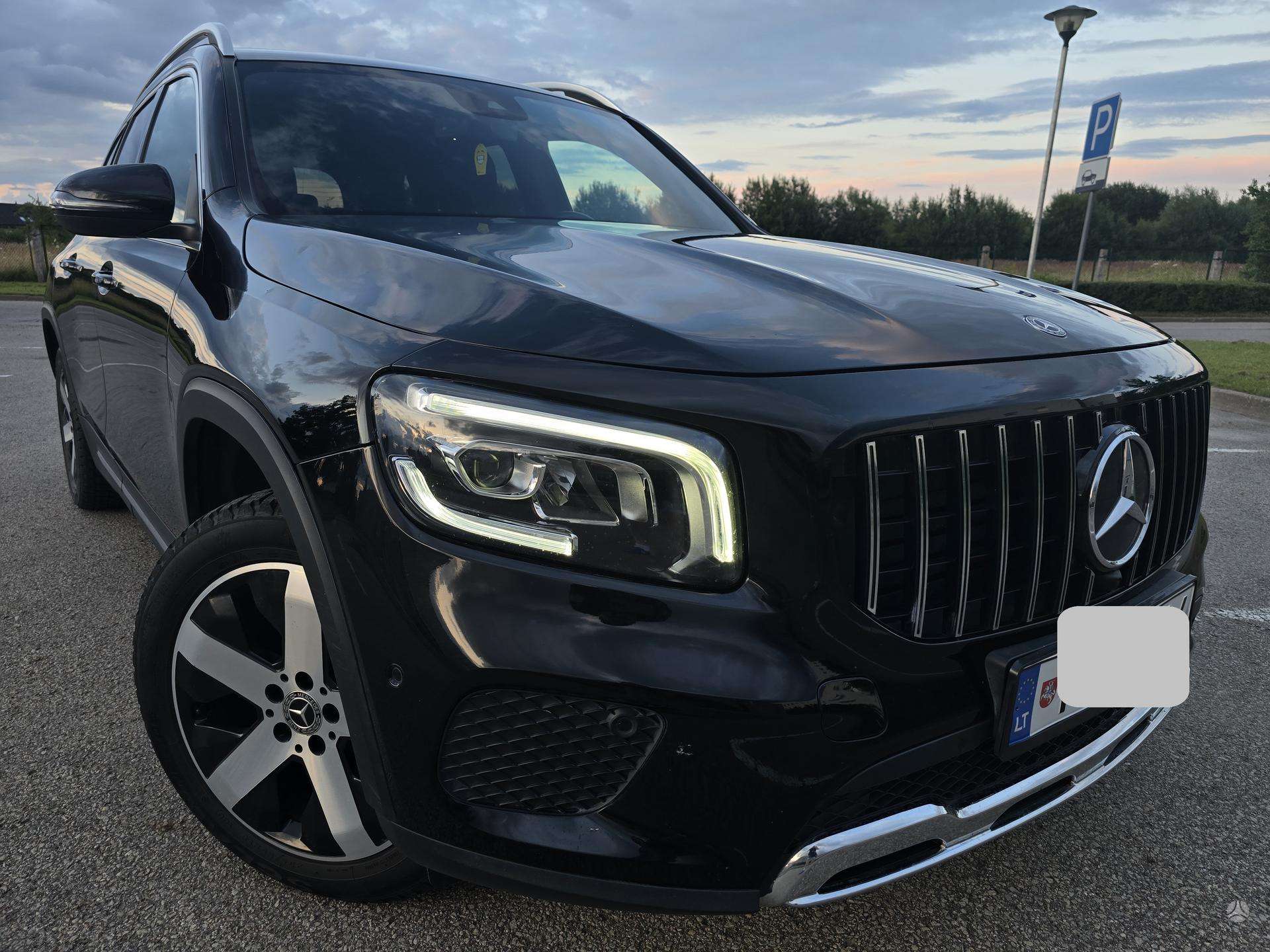 Mercedes-Benz GLB200