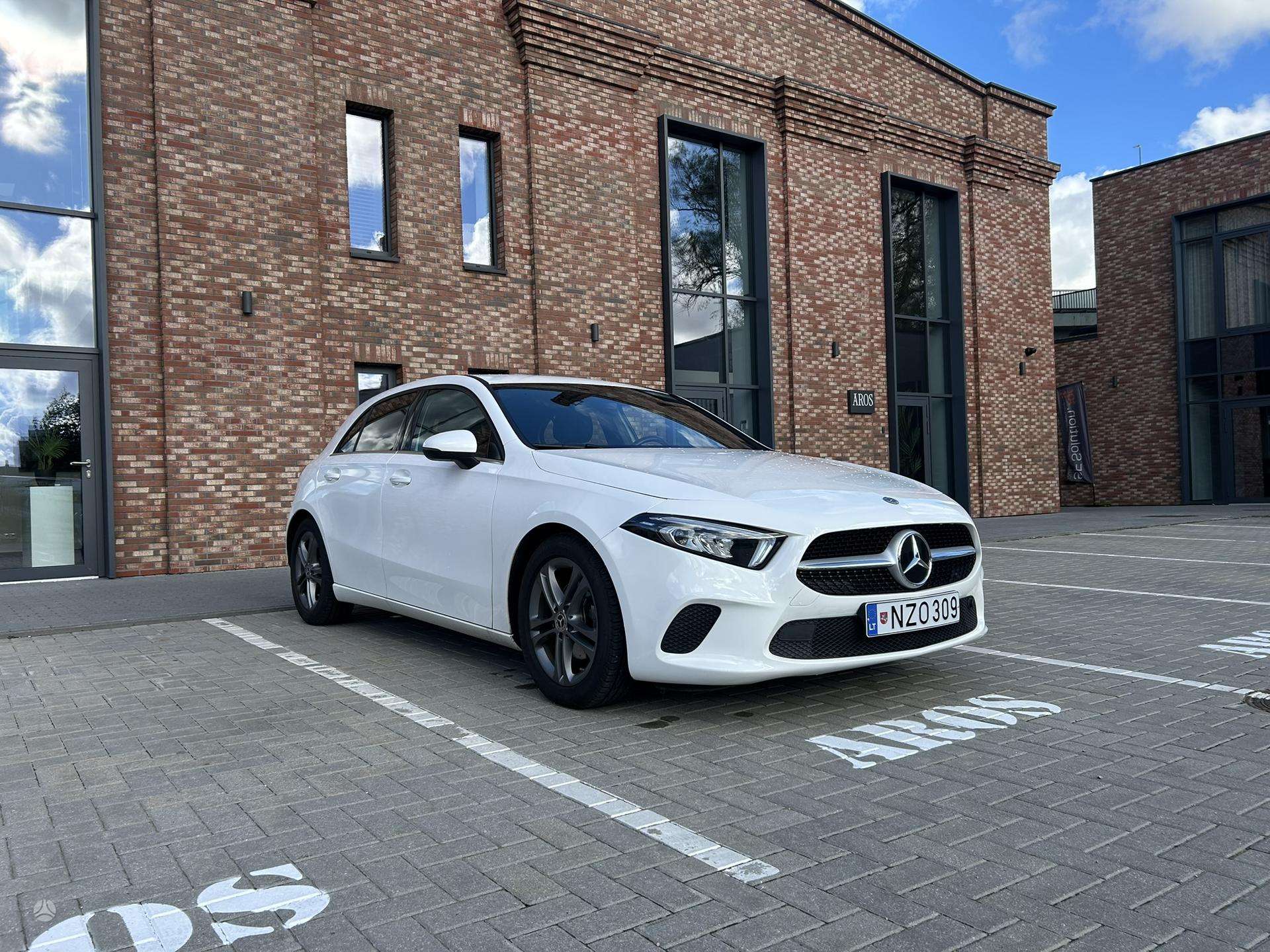 Mercedes-Benz A180