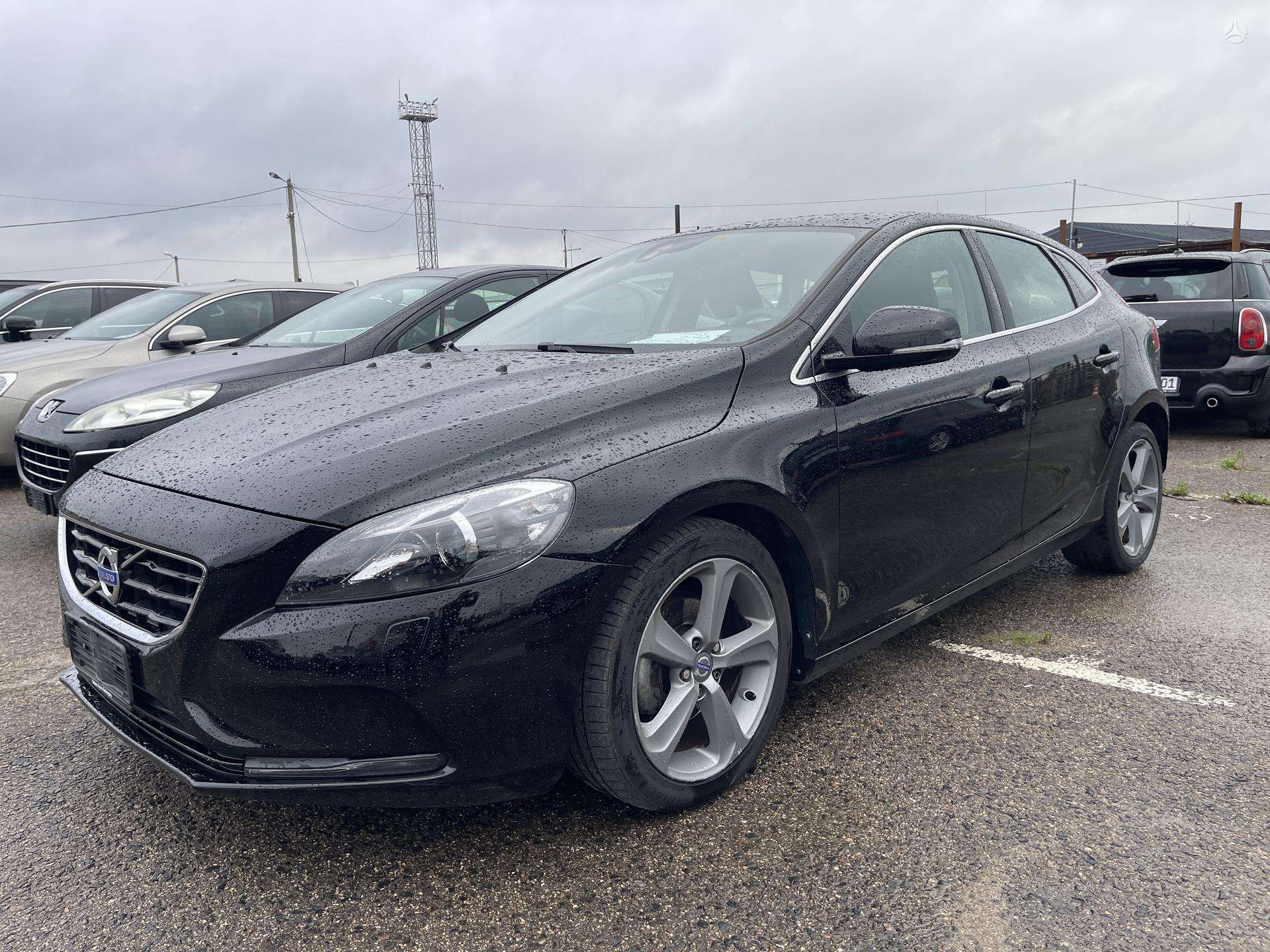 Volvo V40