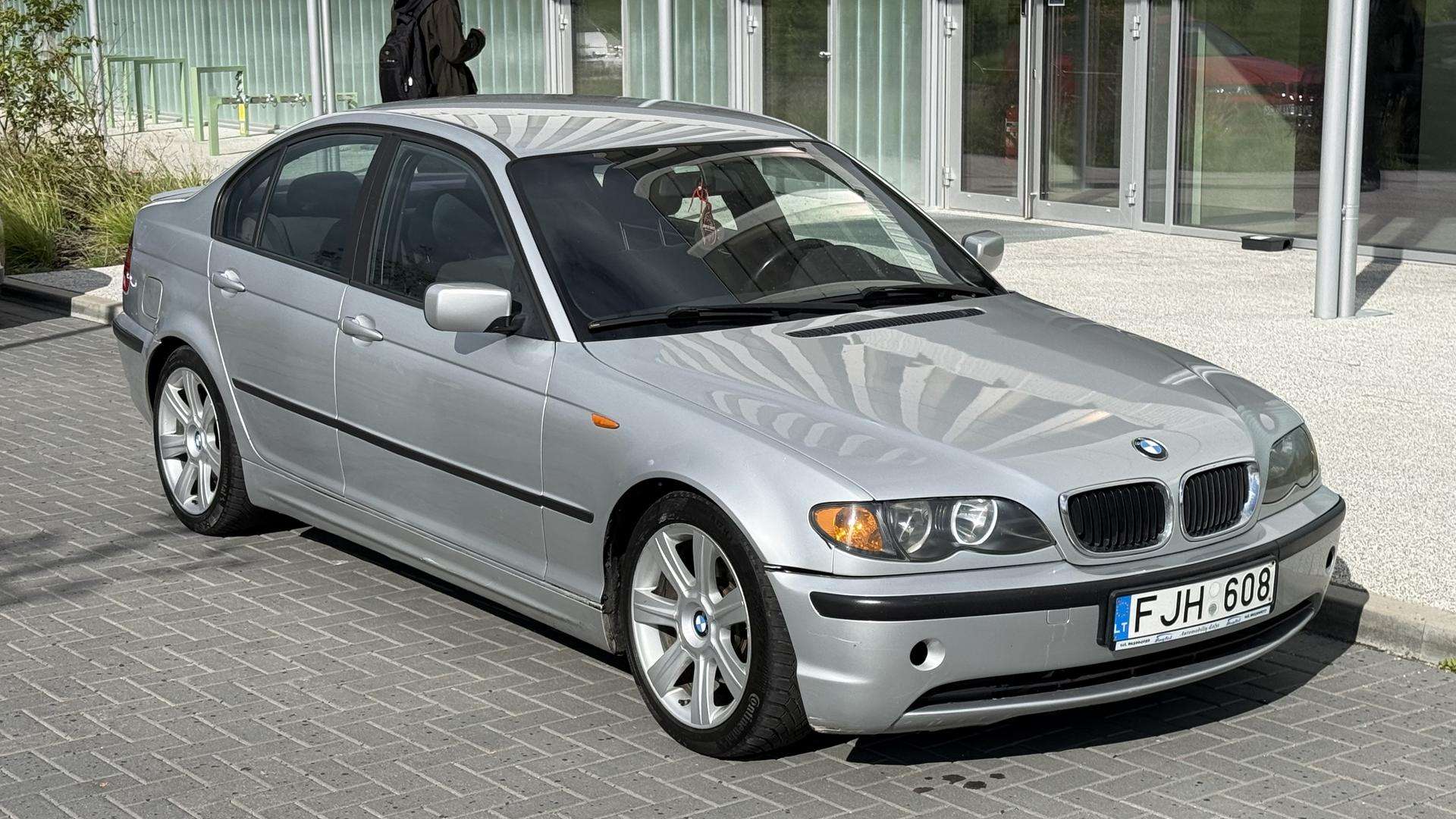 BMW 320