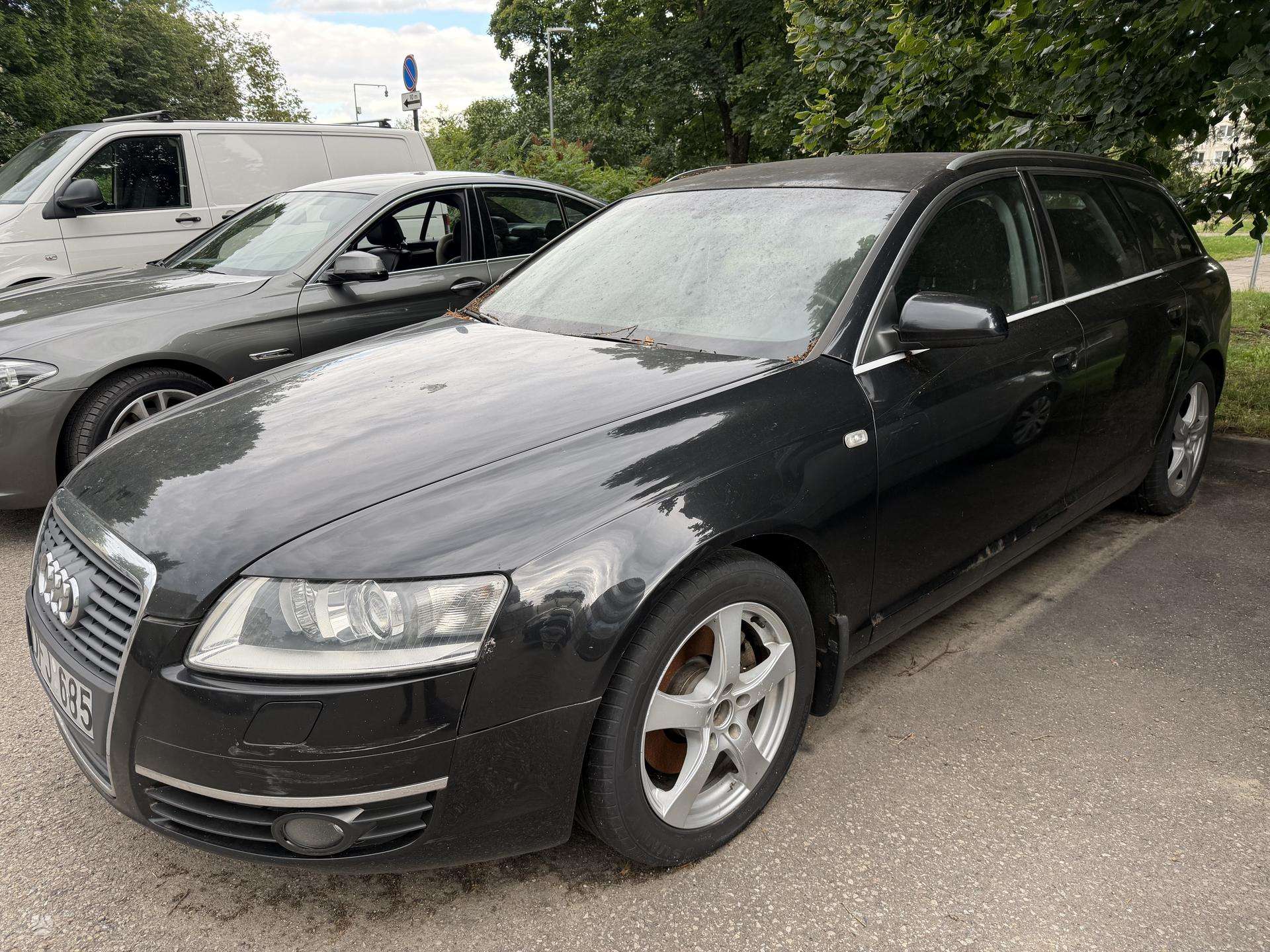 Audi A6.