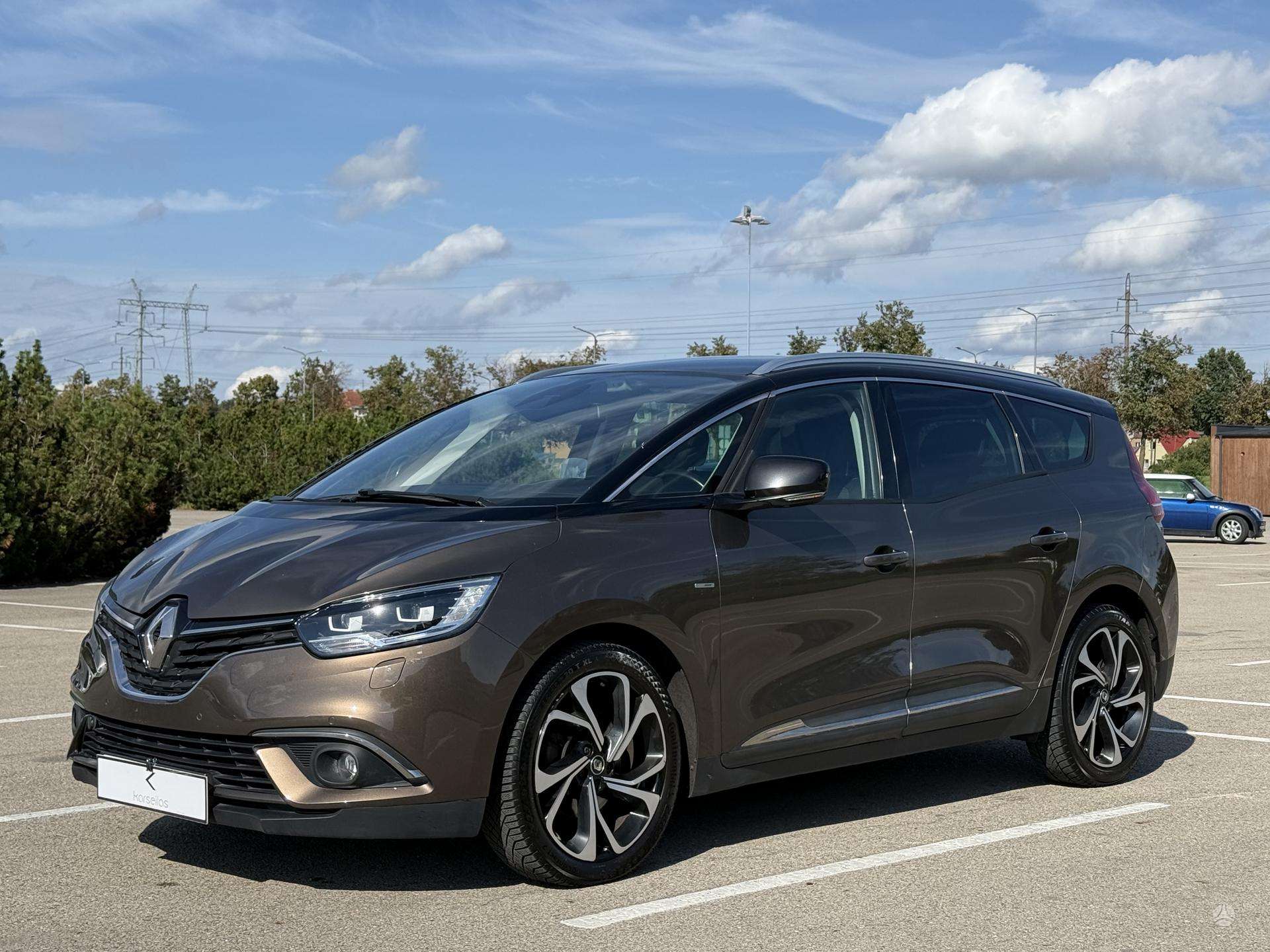 Renault Grand Scenic.