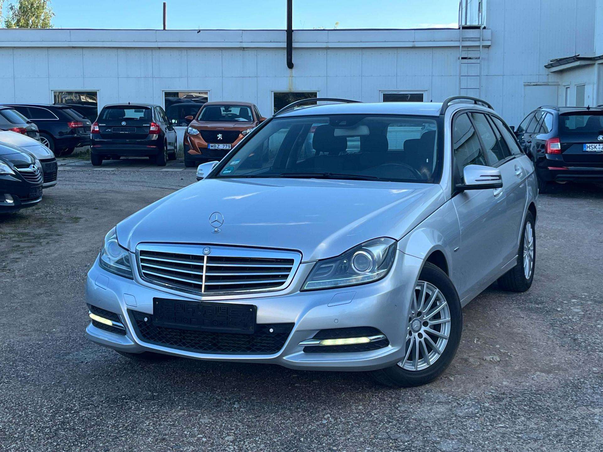 Mercedes-Benz C200