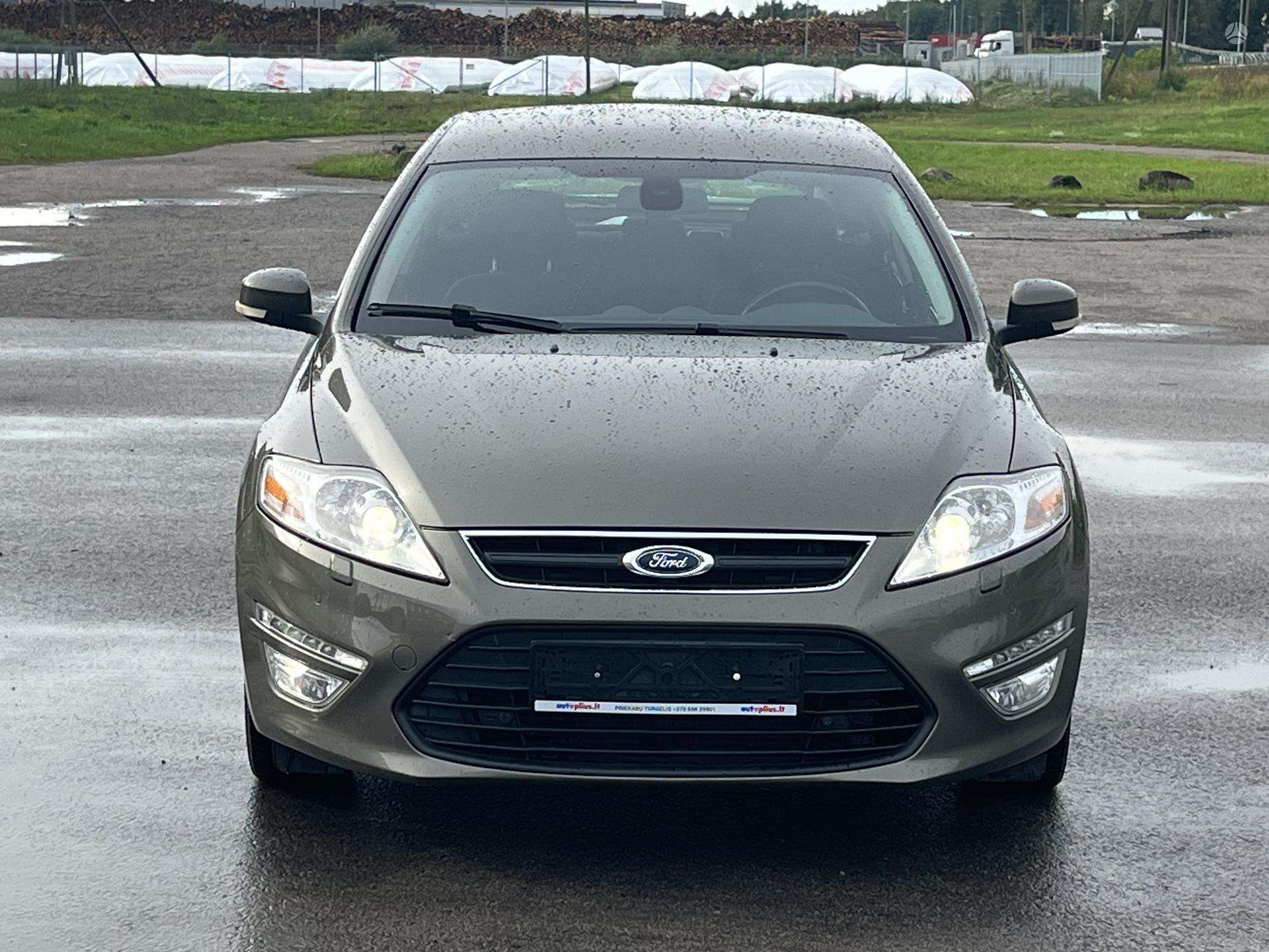 Ford Mondeo.