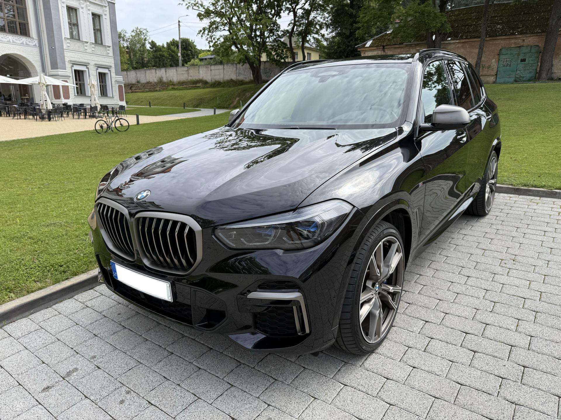 BMW X5.