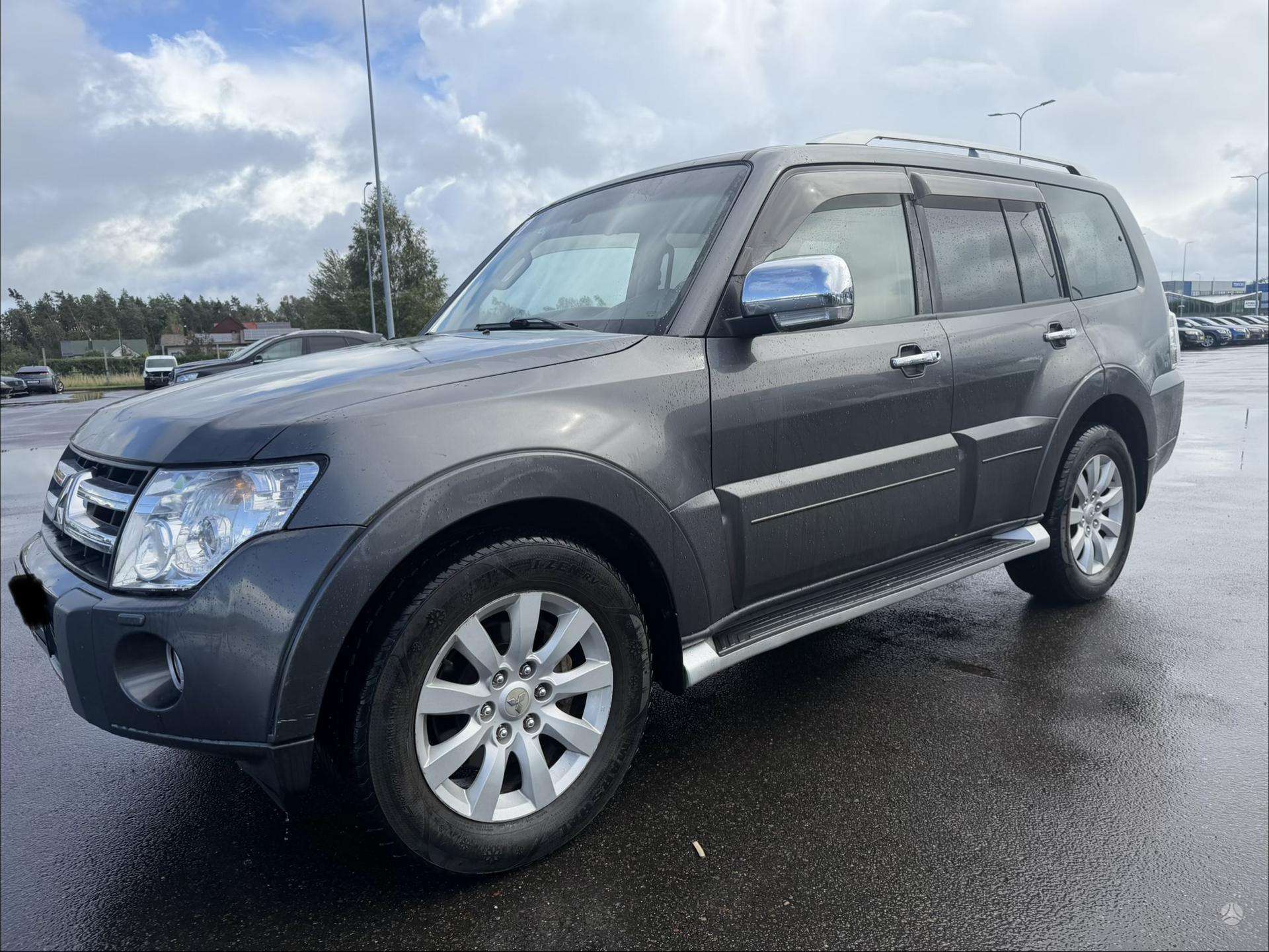 Mitsubishi Pajero.