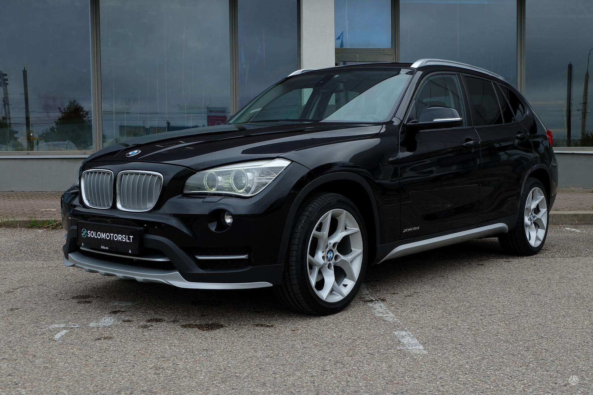 BMW X1.