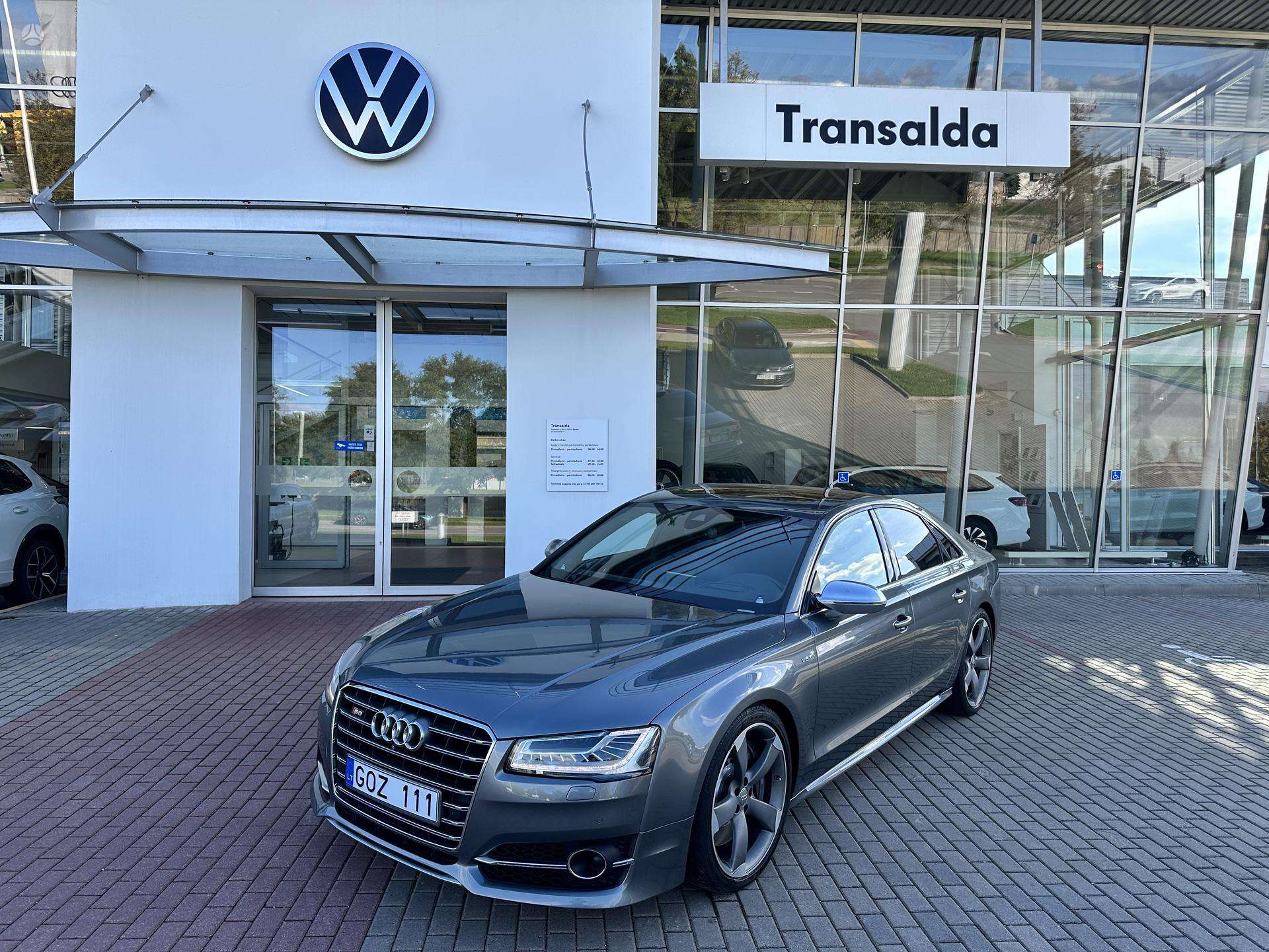 Audi S8