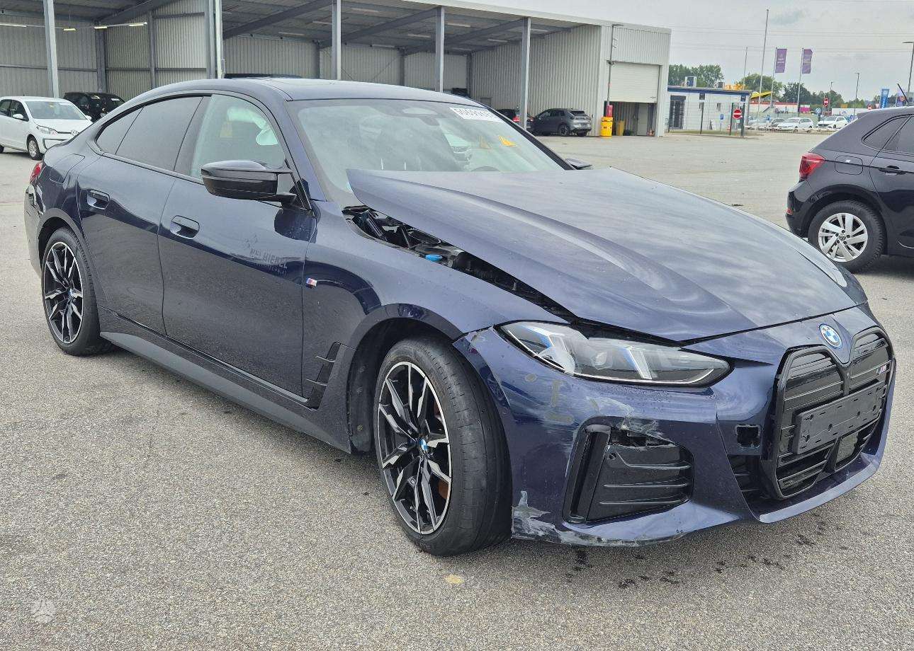 BMW i4