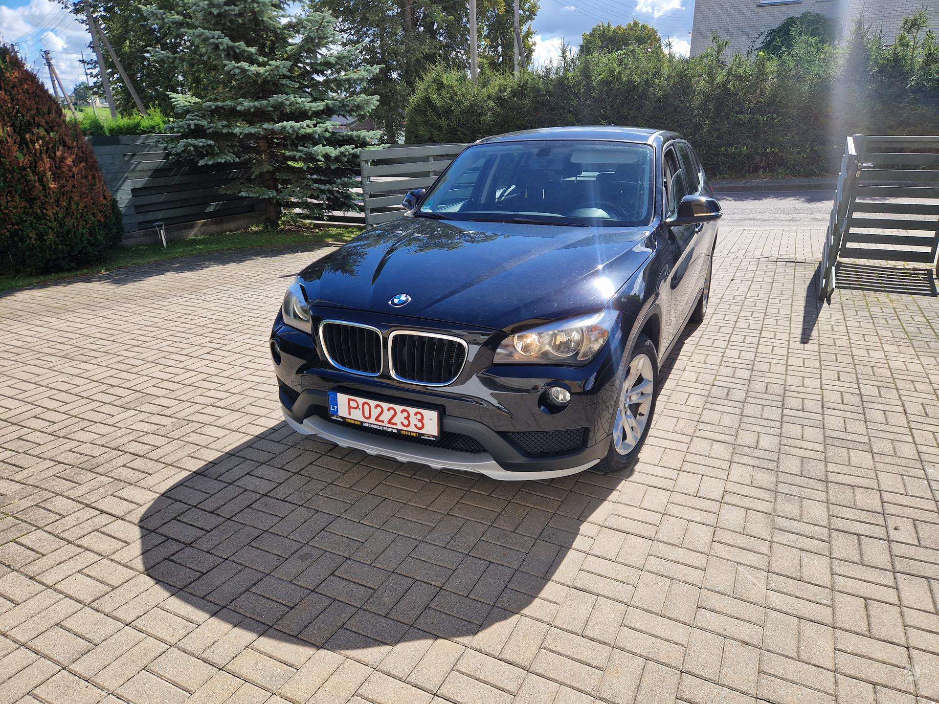 BMW X1.