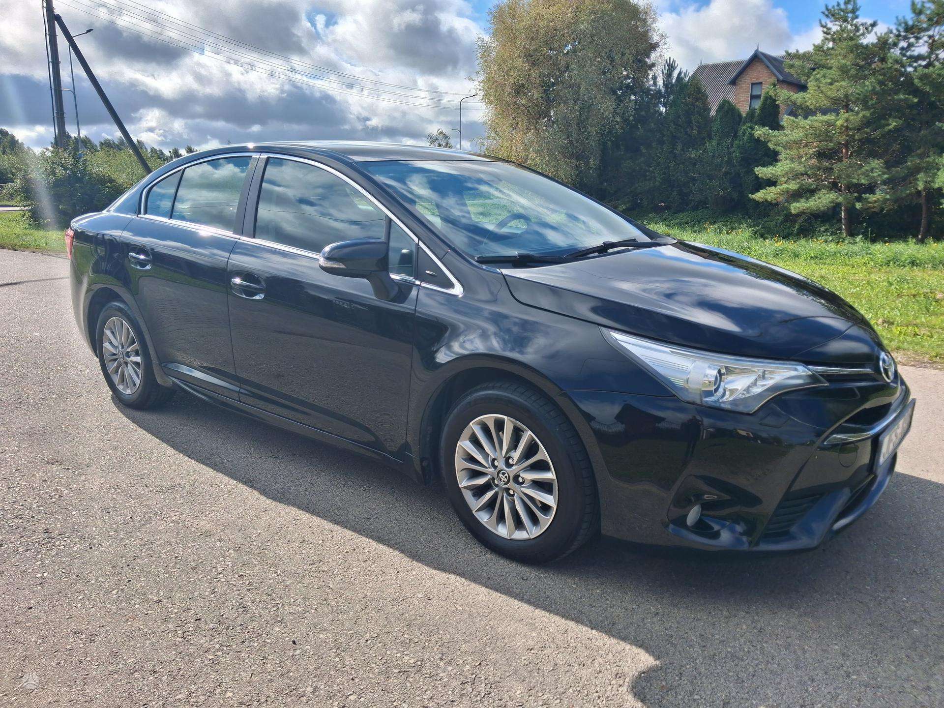 Toyota Avensis.
