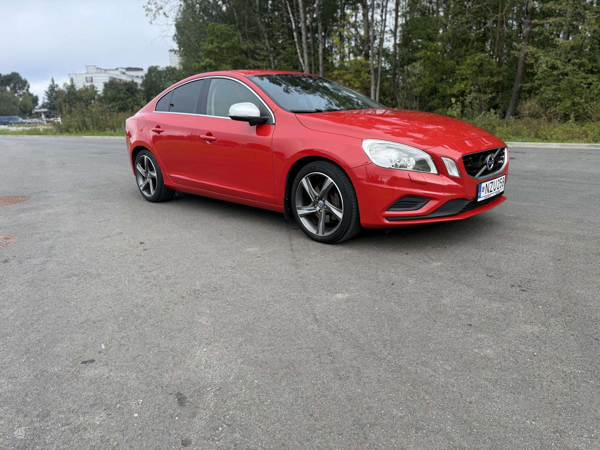 Volvo S60.