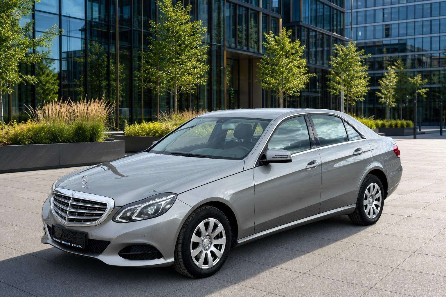 Mercedes-Benz E200
