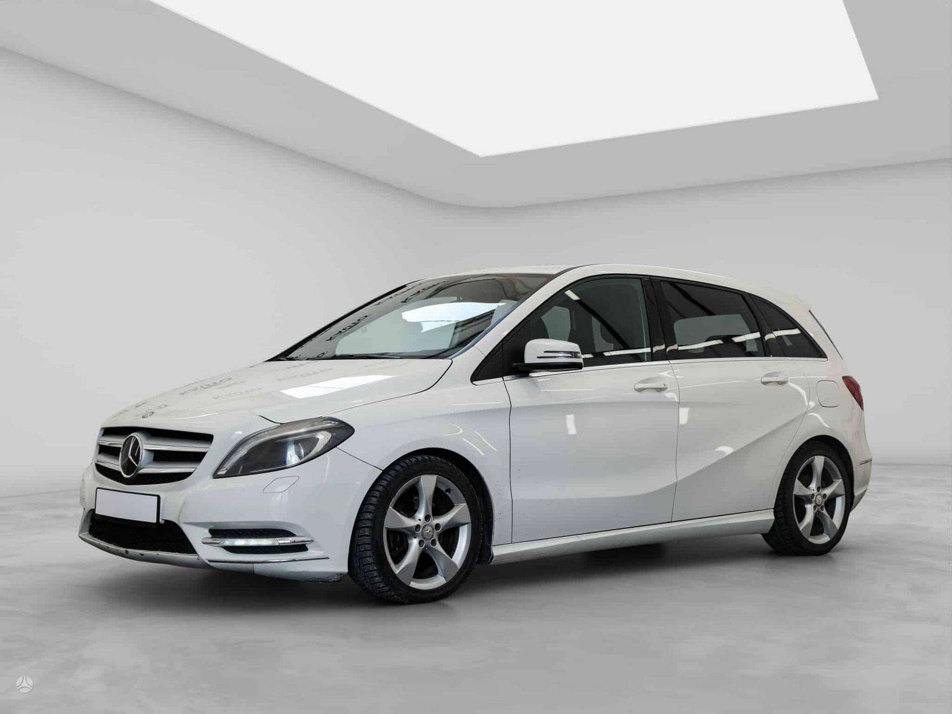 Mercedes-Benz B180