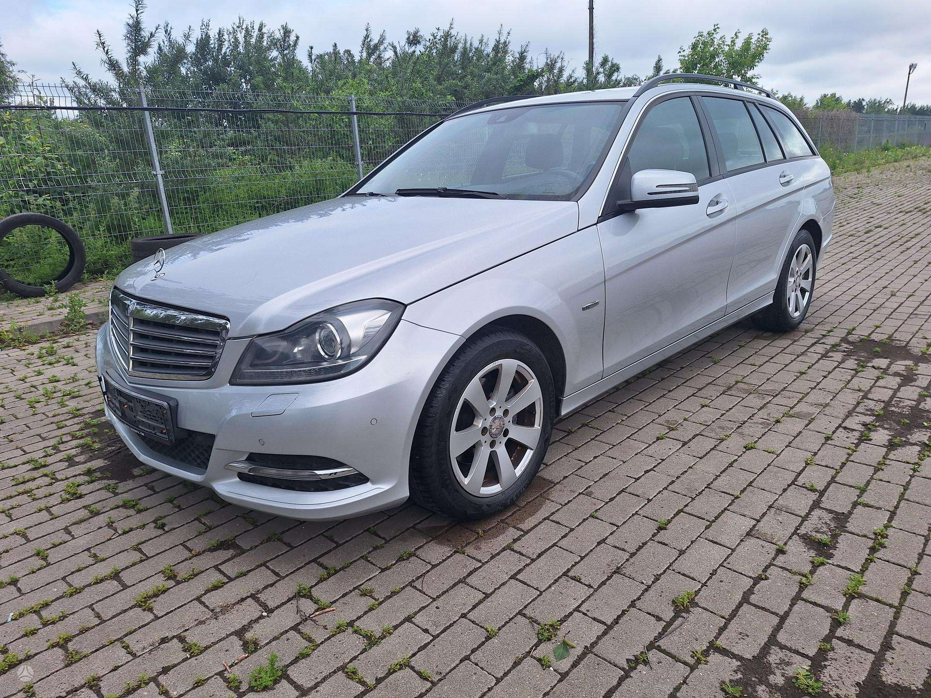 Mercedes-Benz C200