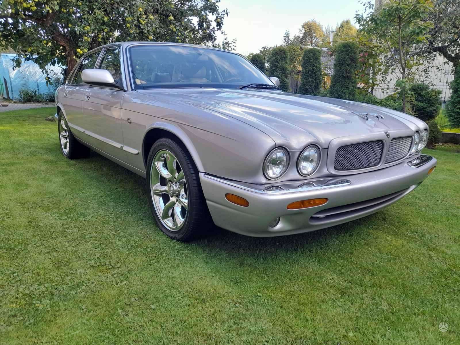 Jaguar XJR