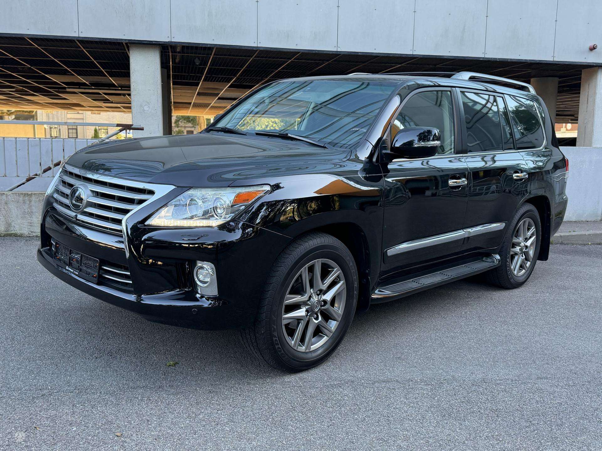 Lexus LX 570