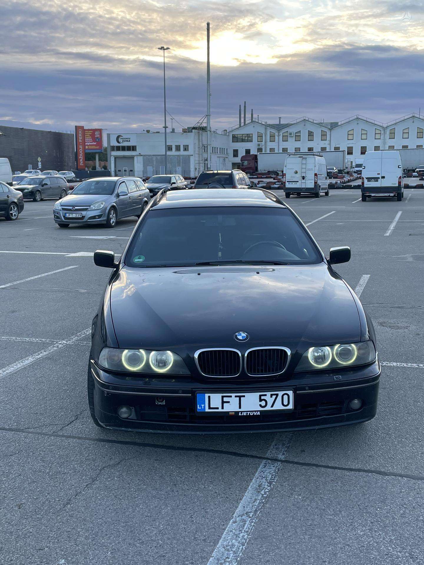 BMW 525