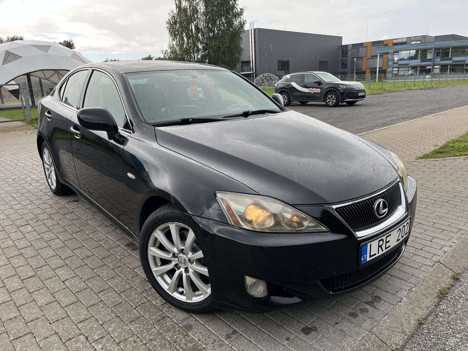 Lexus IS 220