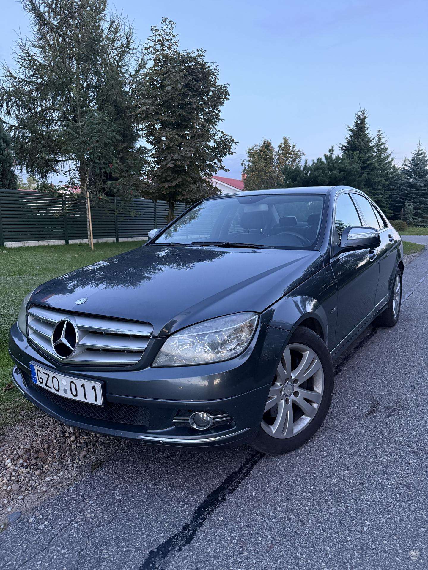 Mercedes-Benz C320