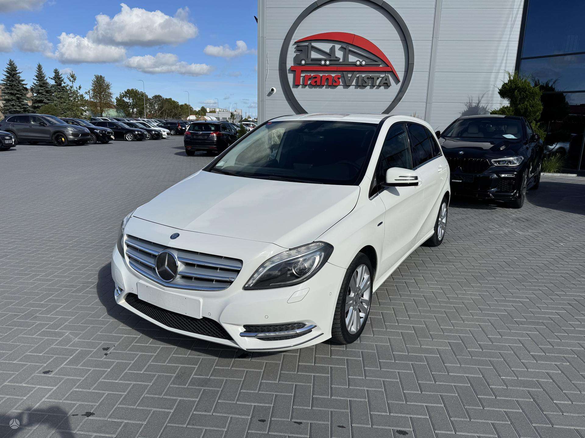 Mercedes-Benz B180