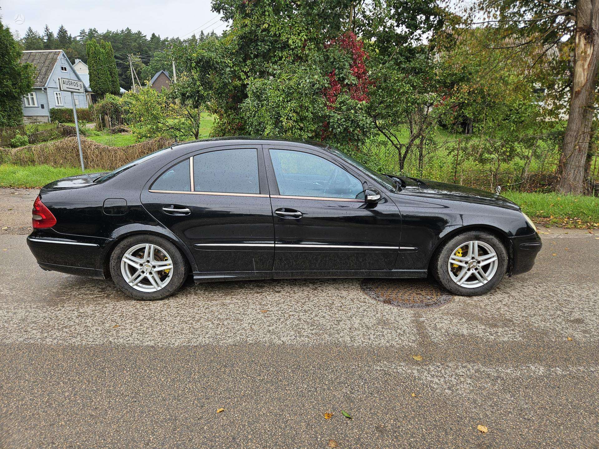 Mercedes-Benz E320