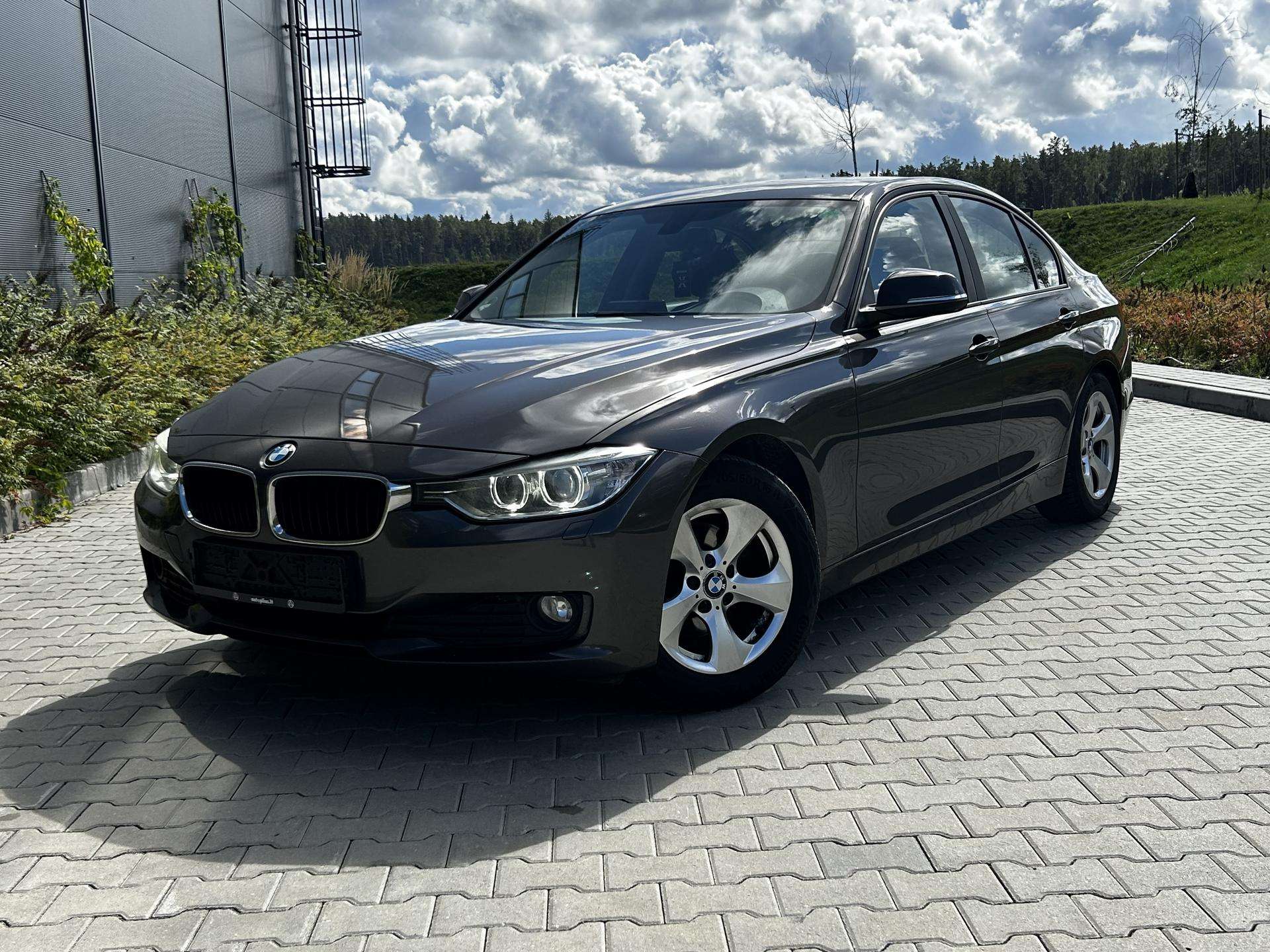 BMW 320