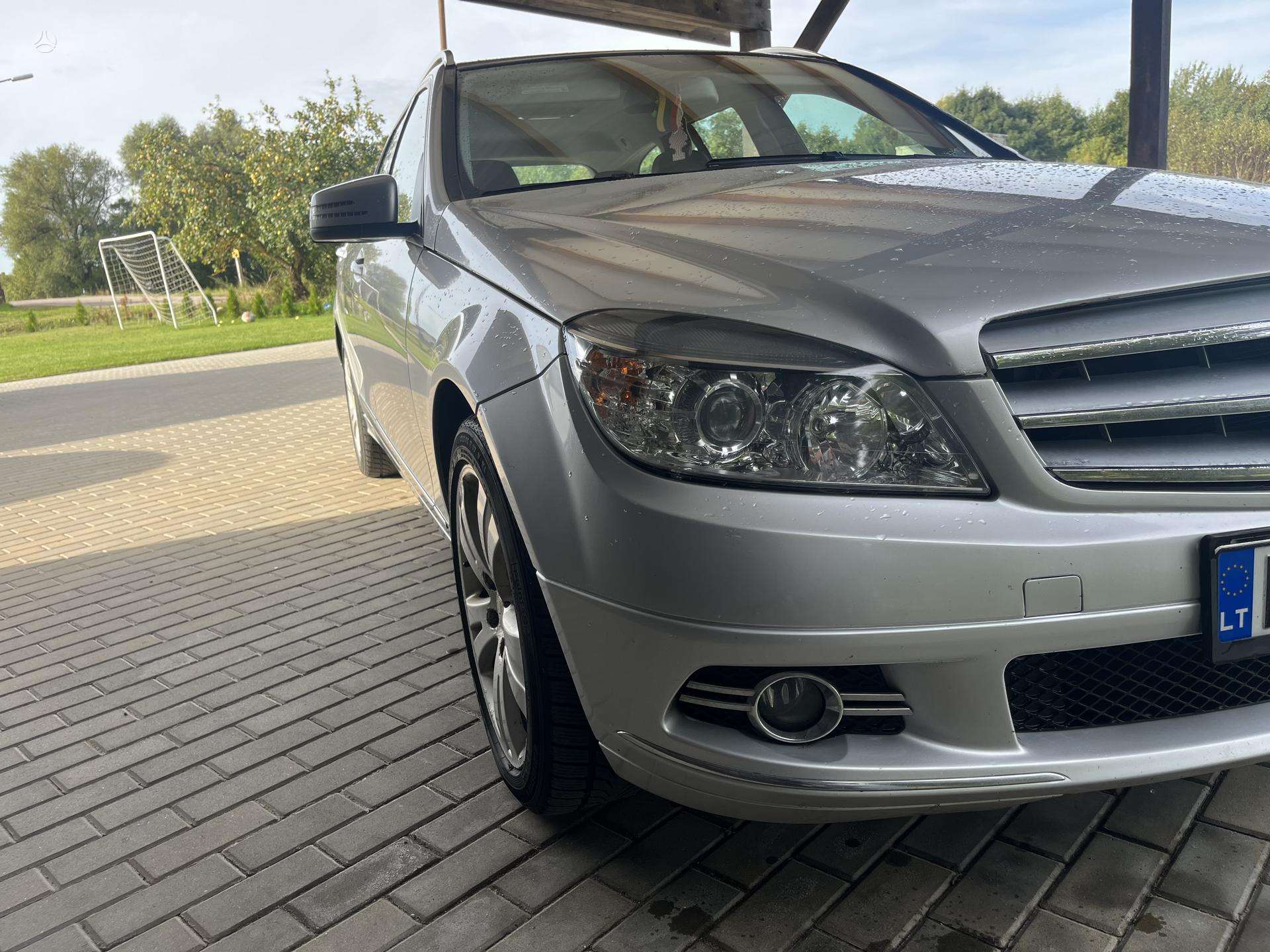 Mercedes-Benz 200