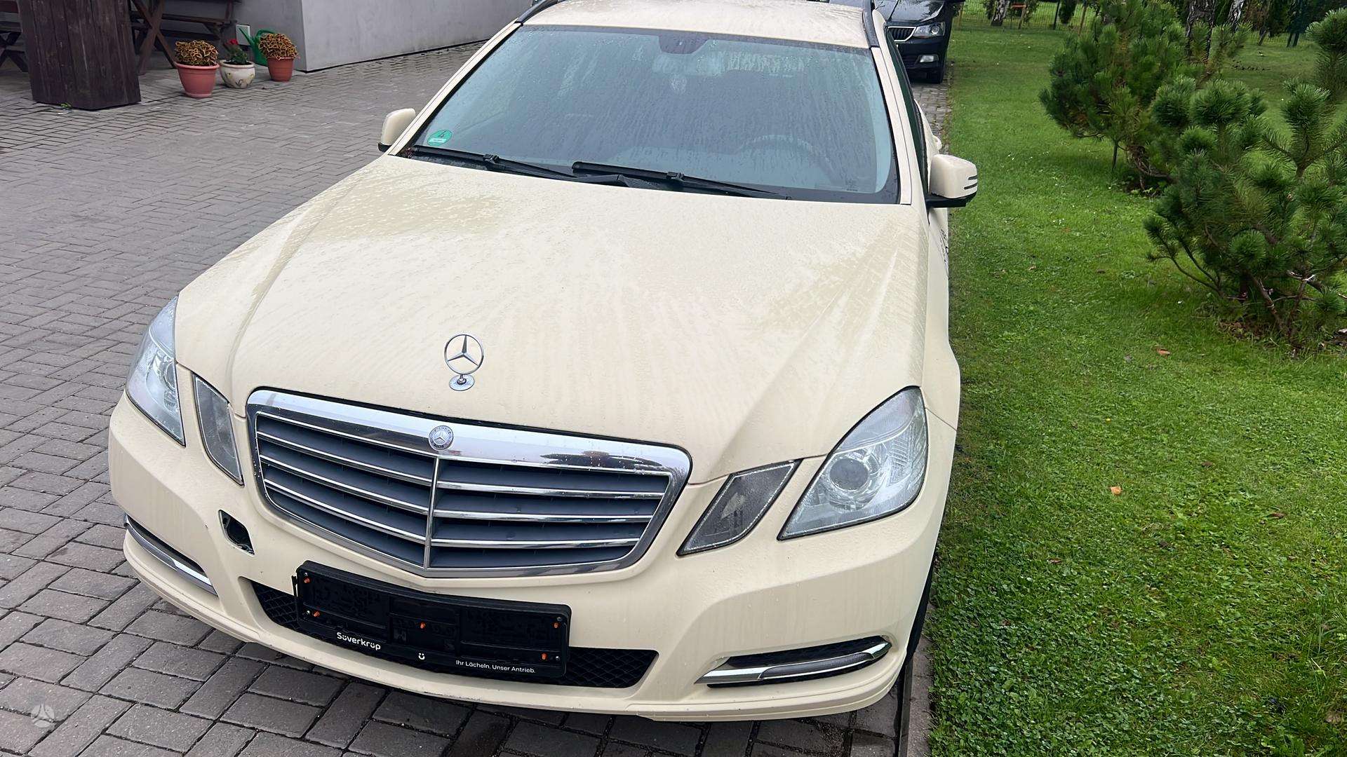 Mercedes-Benz E200