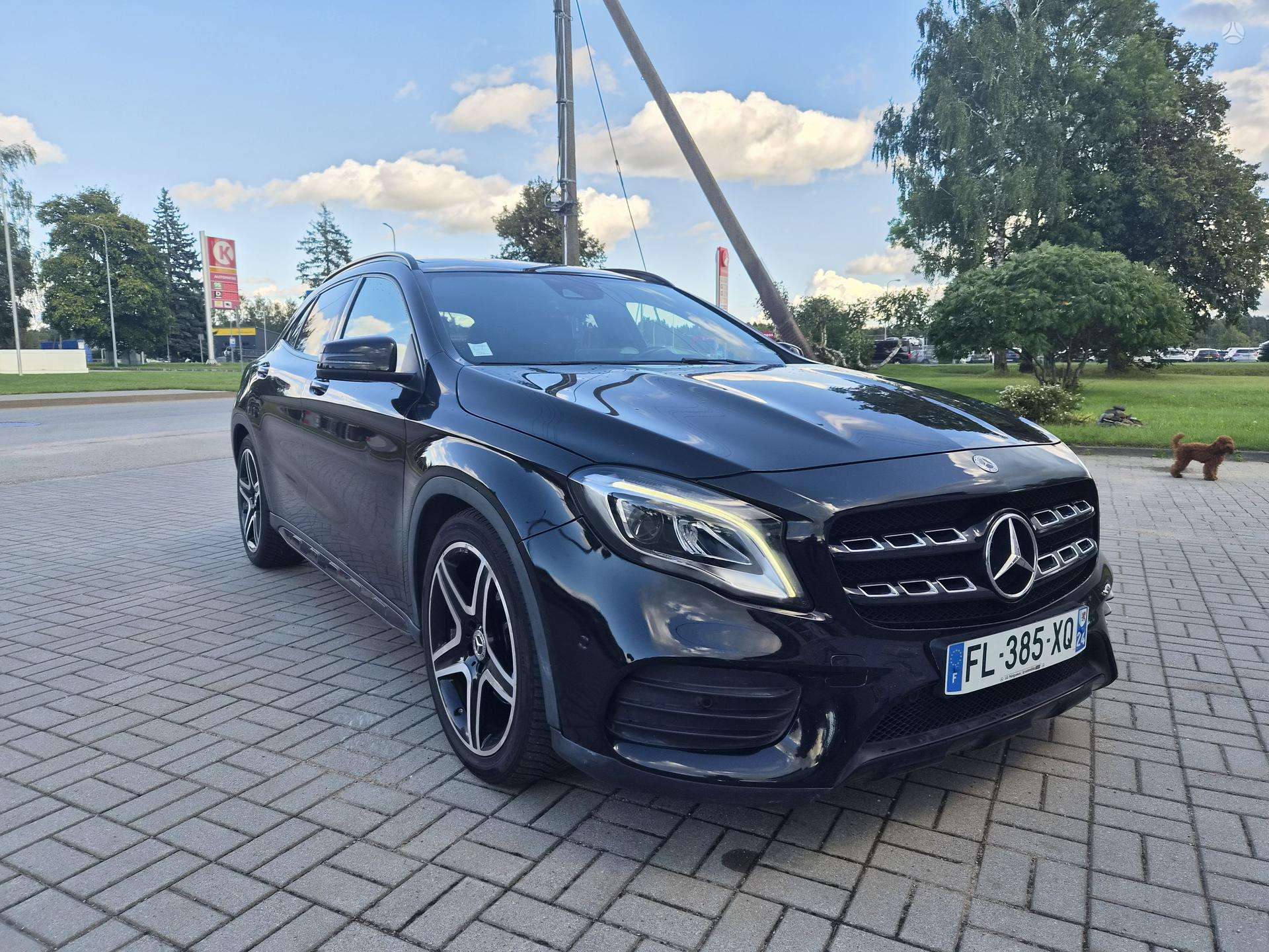 Mercedes-Benz GLA220
