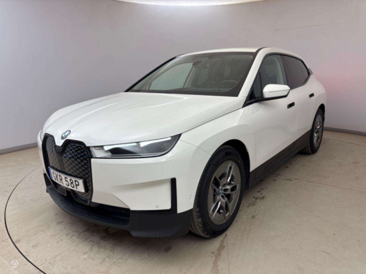 BMW iX