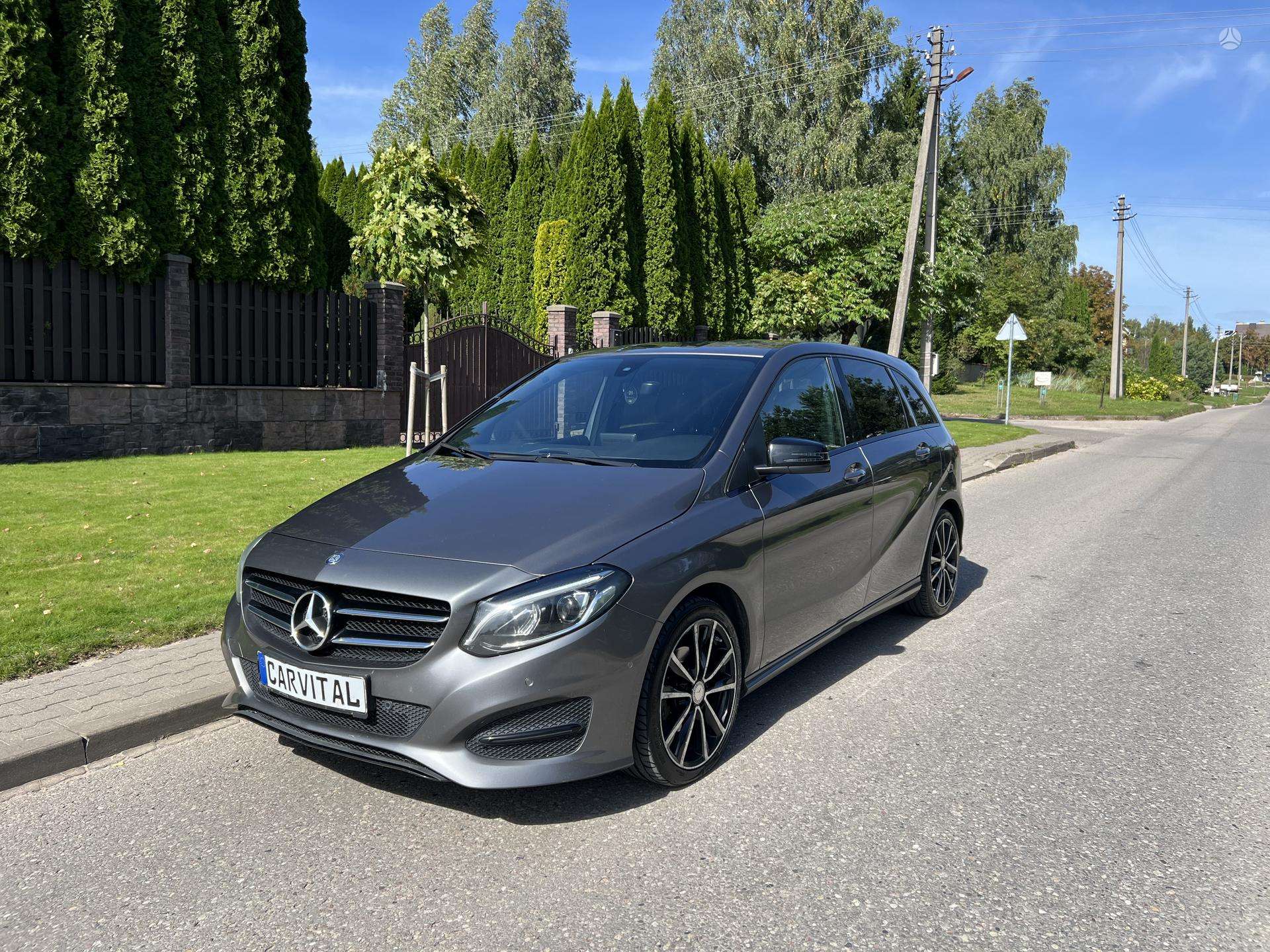 Mercedes-Benz B180