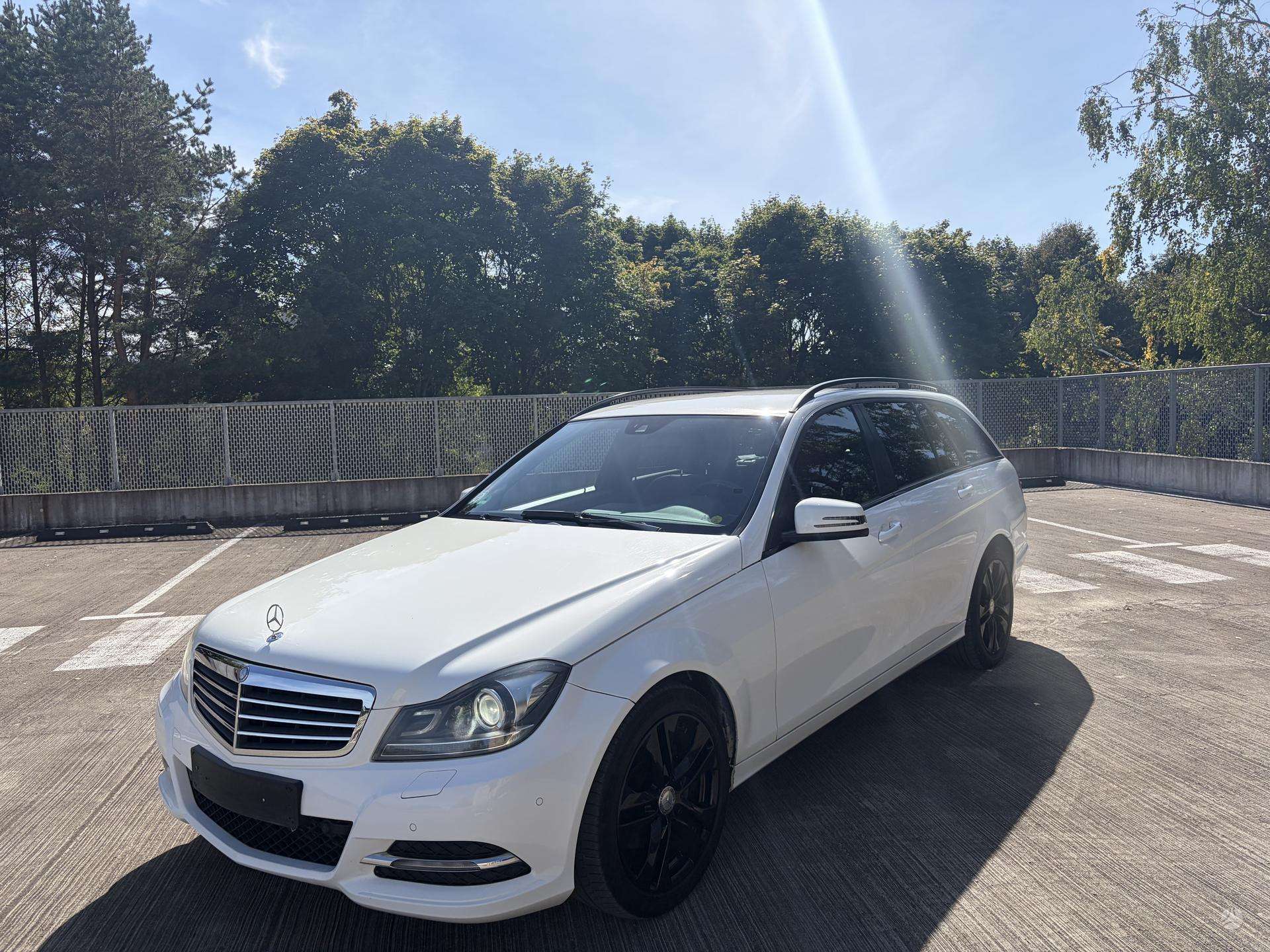 Mercedes-Benz C220