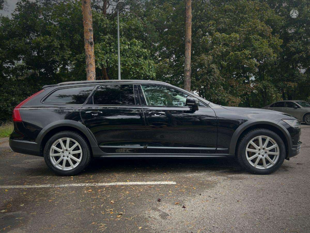 Volvo V90 Cross Country