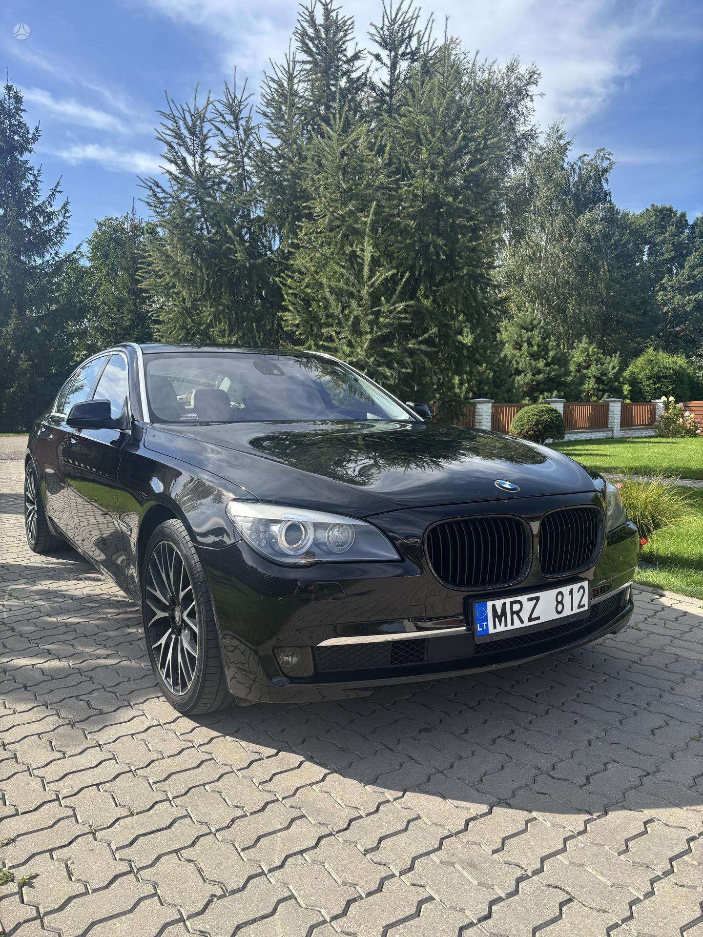 BMW 730