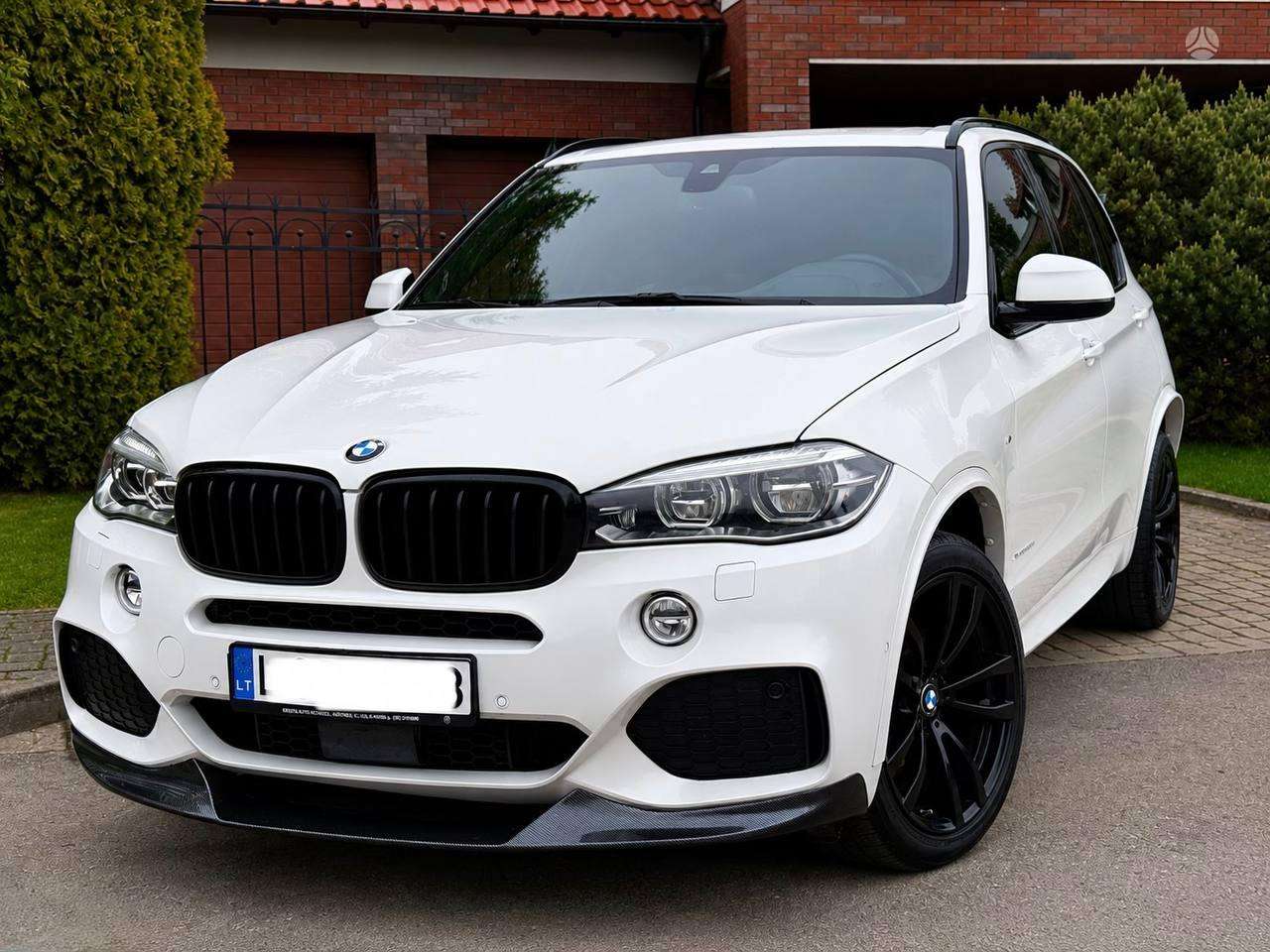BMW X5.