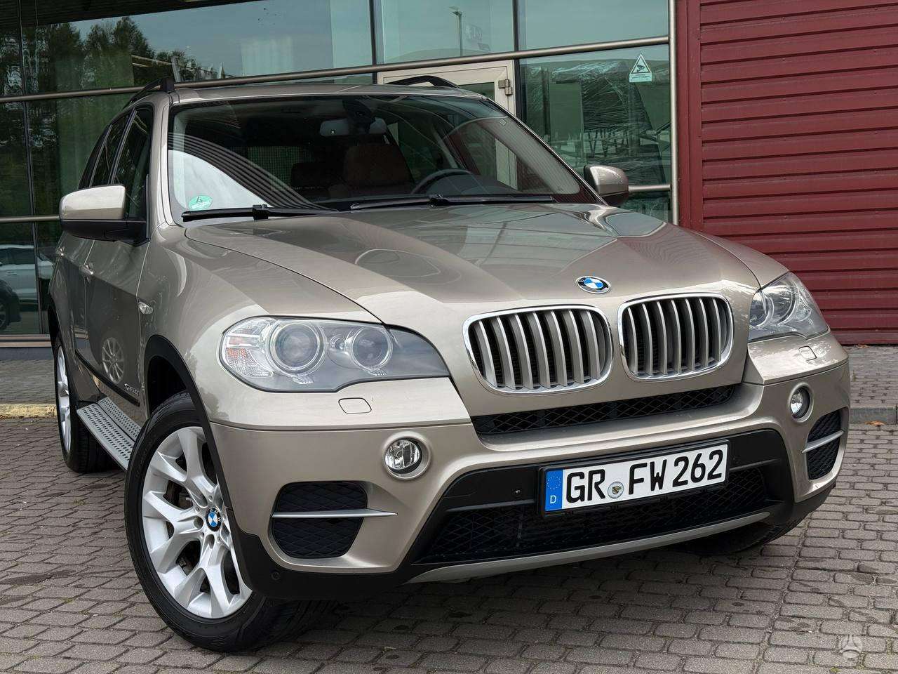 BMW X5.
