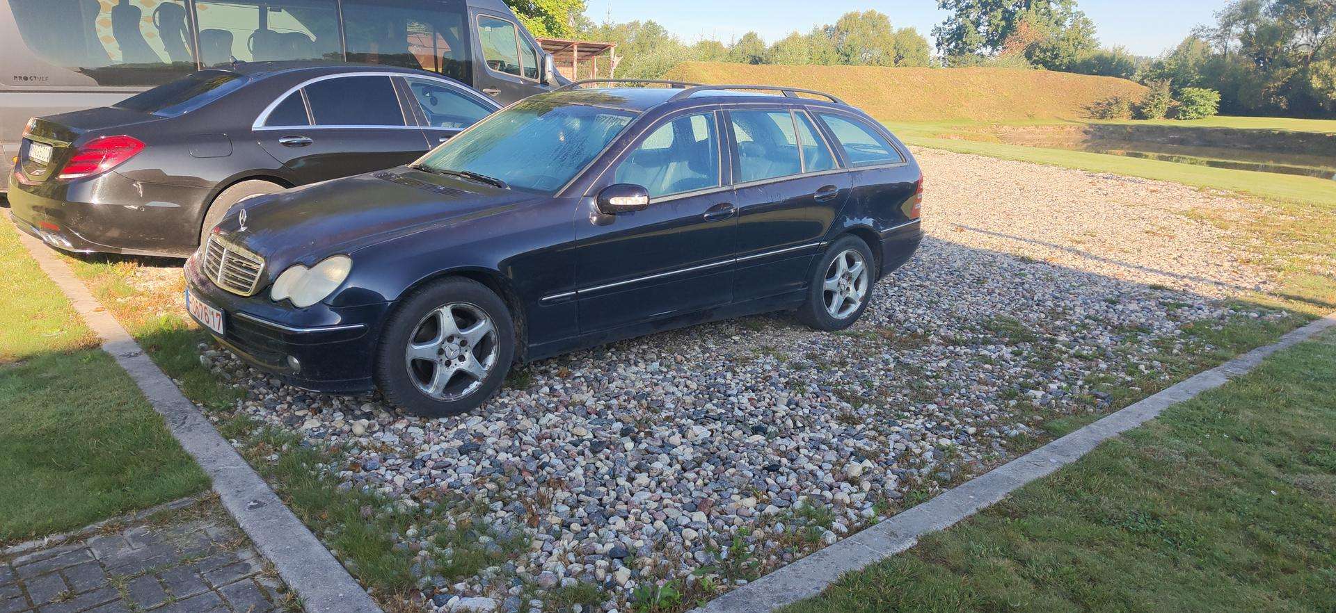 Mercedes-Benz C200