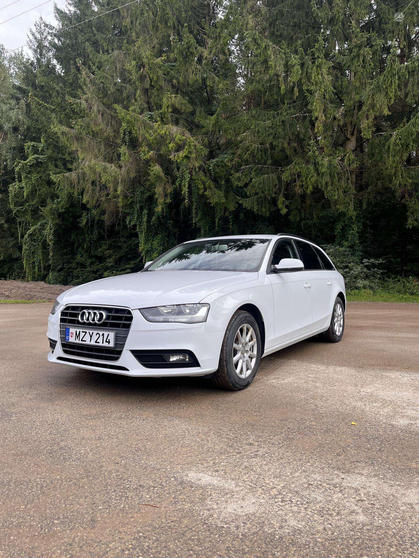 Audi A4.